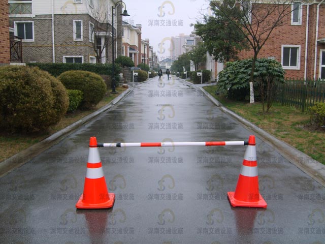 70cm路锥_深南PVC路锥